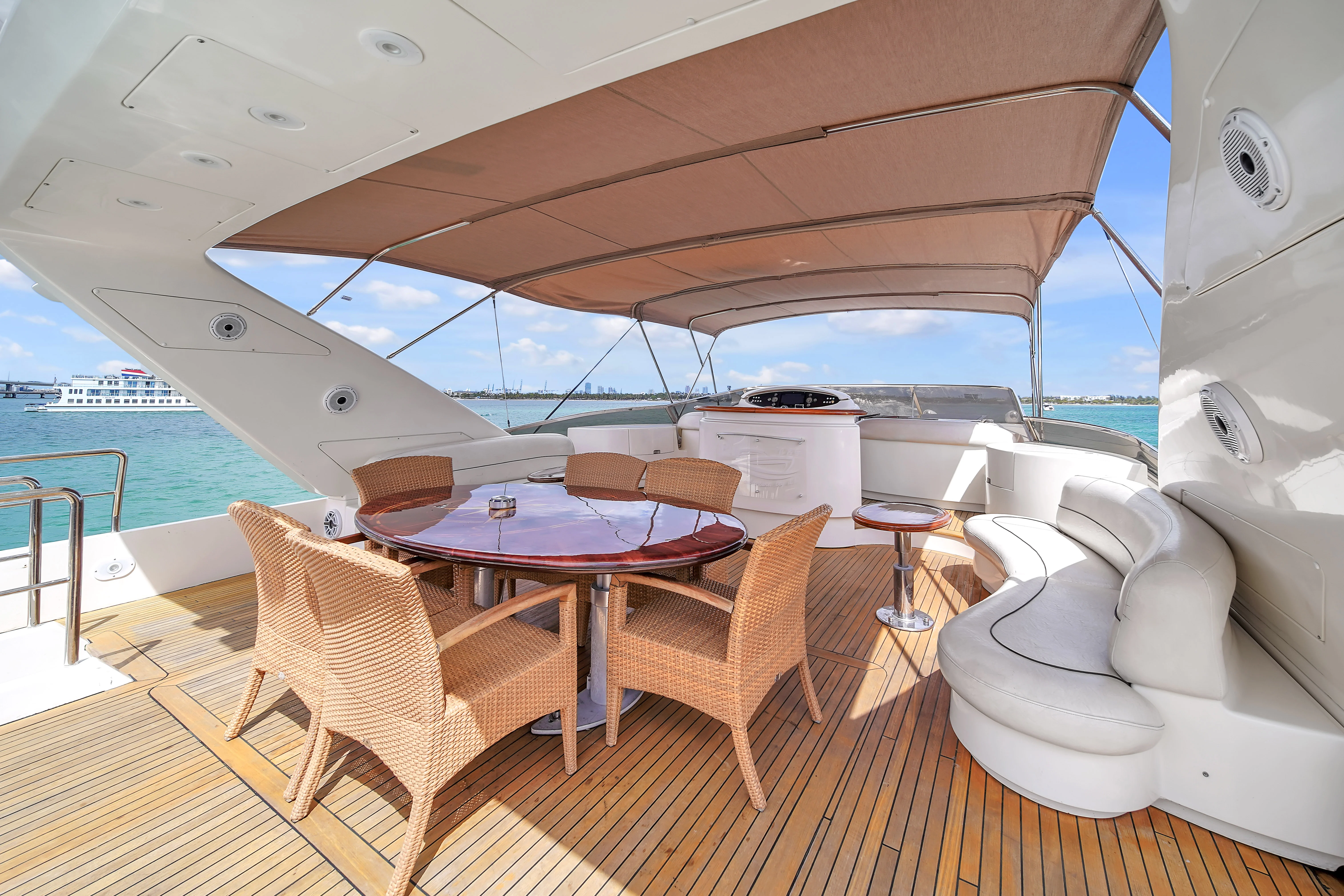 105ft Azimut Daniela engine room